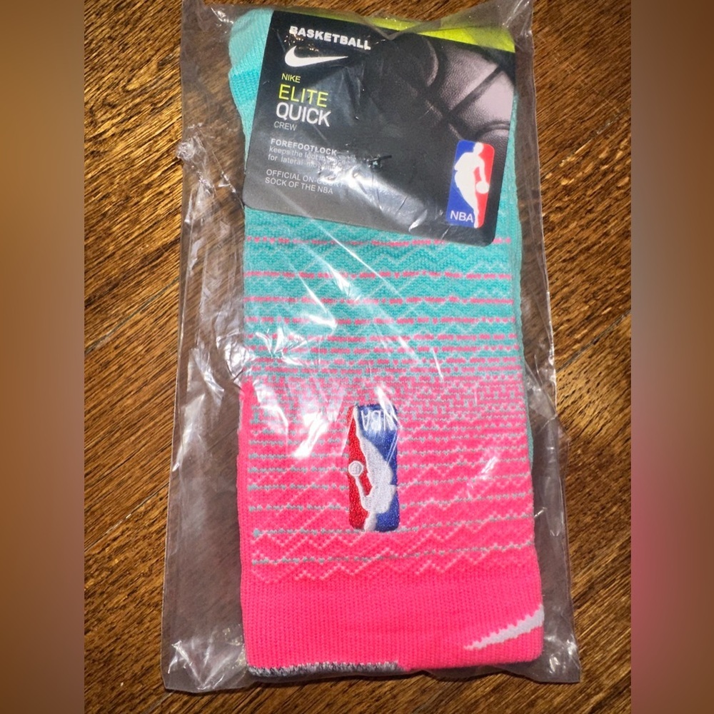 Nike Elite Crew NBA Basketball Sock Turquoise Pink - NEW - MENS LARGE